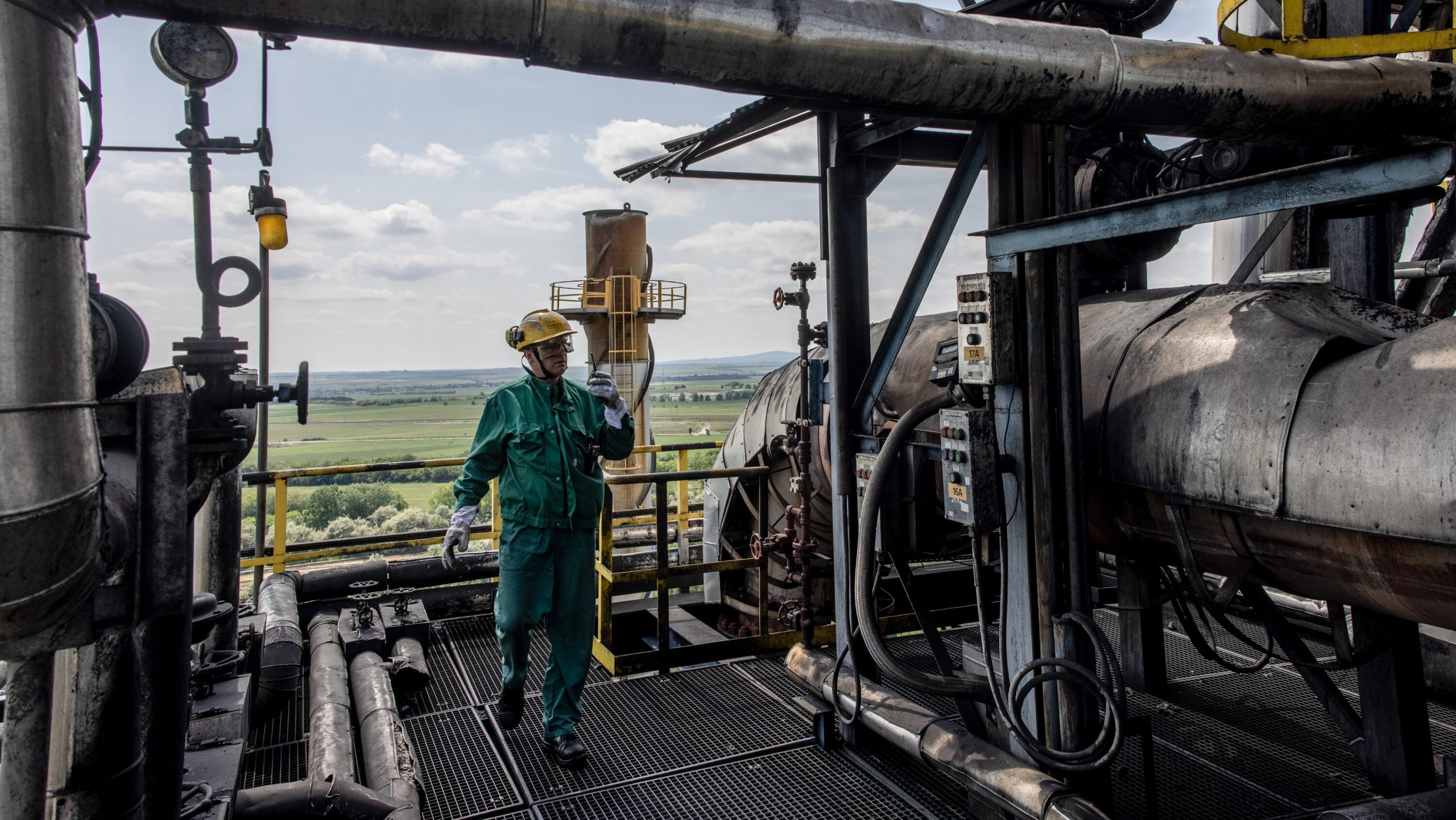 Ukraine Threatens Reblocking of EU Oil Pipeline Despite Loan Receipt