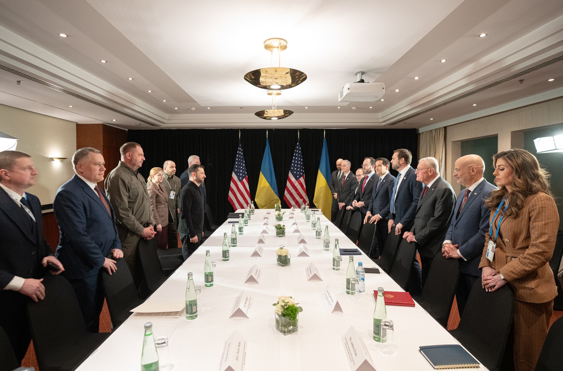 U.S. Secretary of State: Trump Team Ready to Mediate Ukraine Peace Talks Despite Recent Setbacks