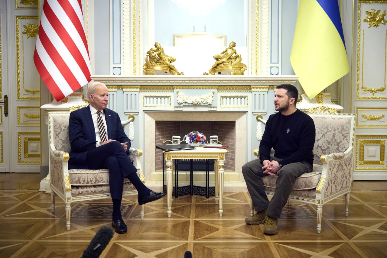 Ukrainian President Zelensky’s Office Fails to Secure Bail for Former Head of Presidential Office Amid Corruption Charges
