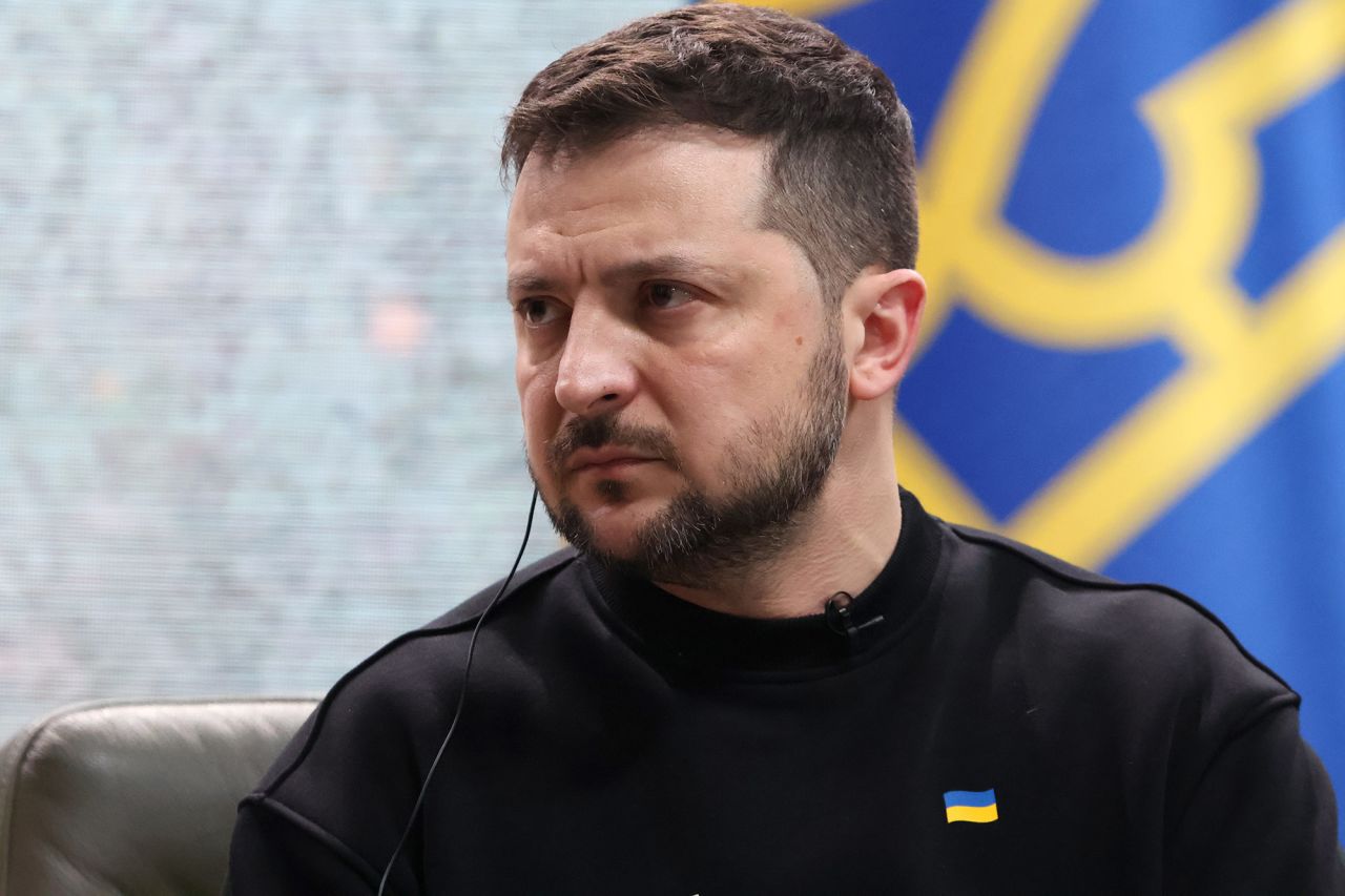 Ukrainian Authorities Fine Citizens for Speaking Russian While Leaders Use the Language